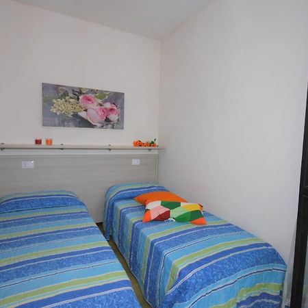 Residenza La Meridiana Lignano Sabbiadoro Bagian luar foto