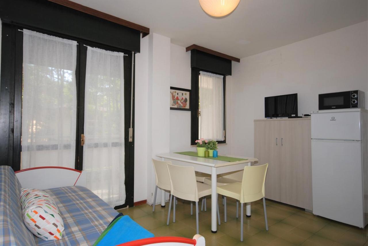 Residenza La Meridiana Apartment Lignano Sabbiadoro Bagian luar foto