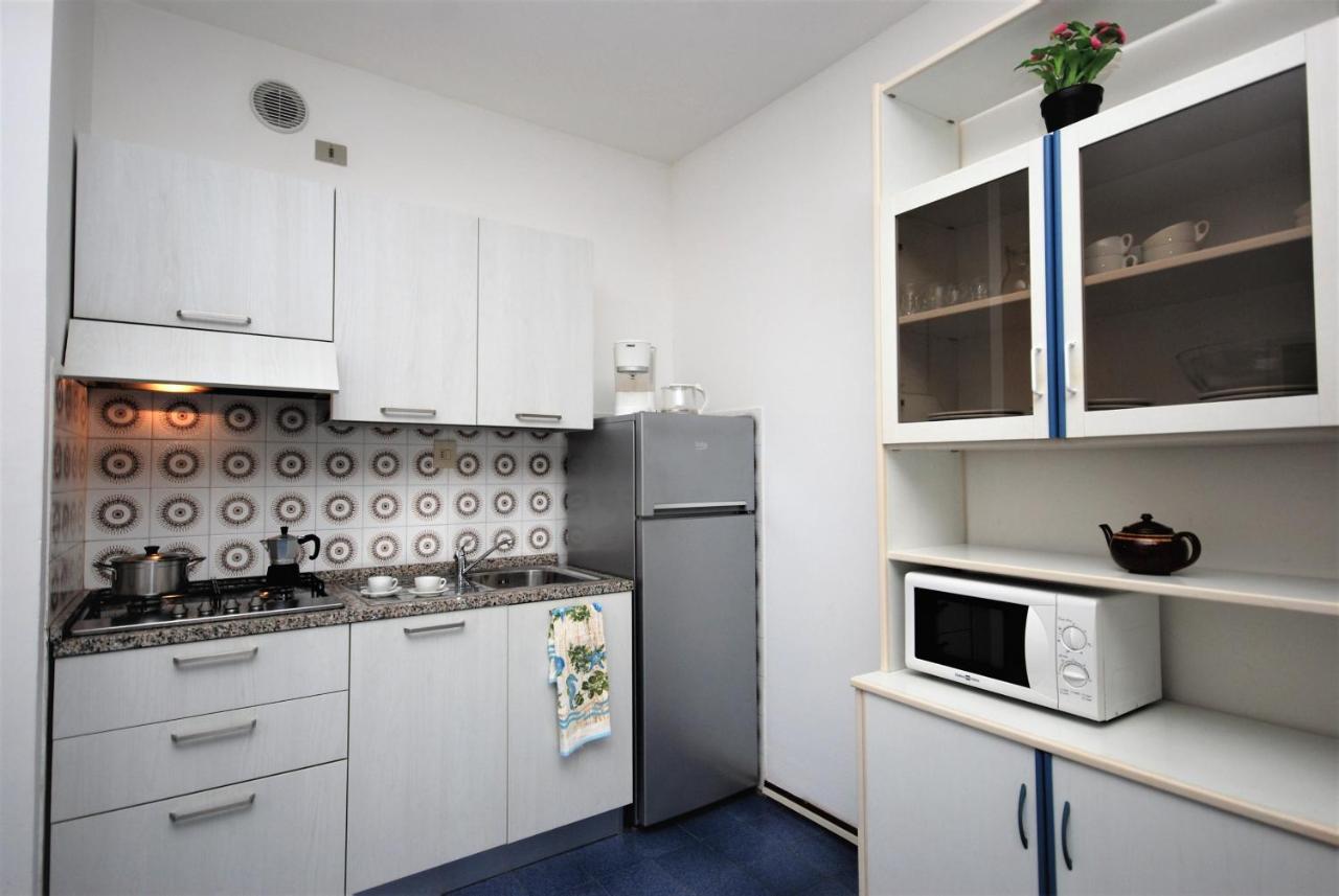 Residenza La Meridiana Lignano Sabbiadoro Bagian luar foto
