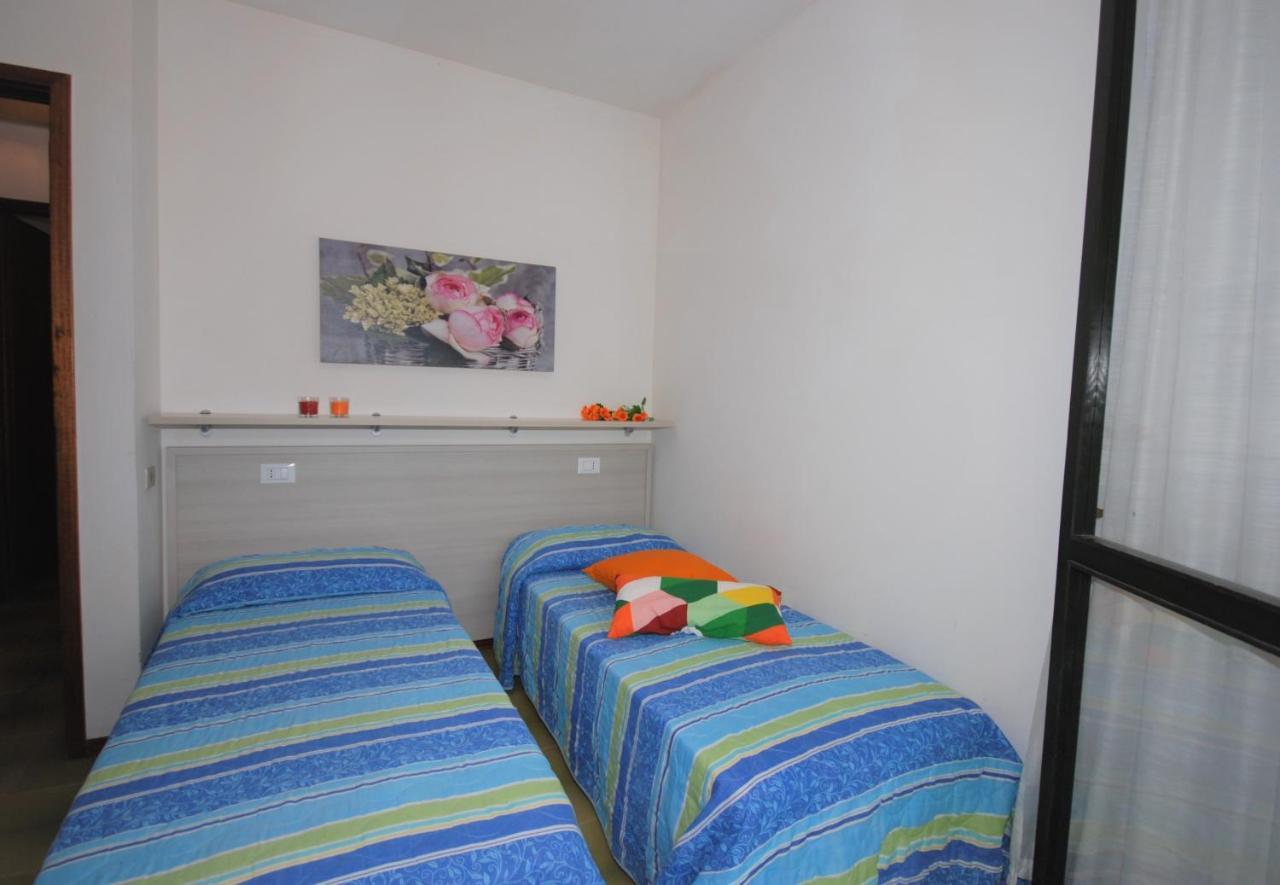 Residenza La Meridiana Lignano Sabbiadoro Bagian luar foto