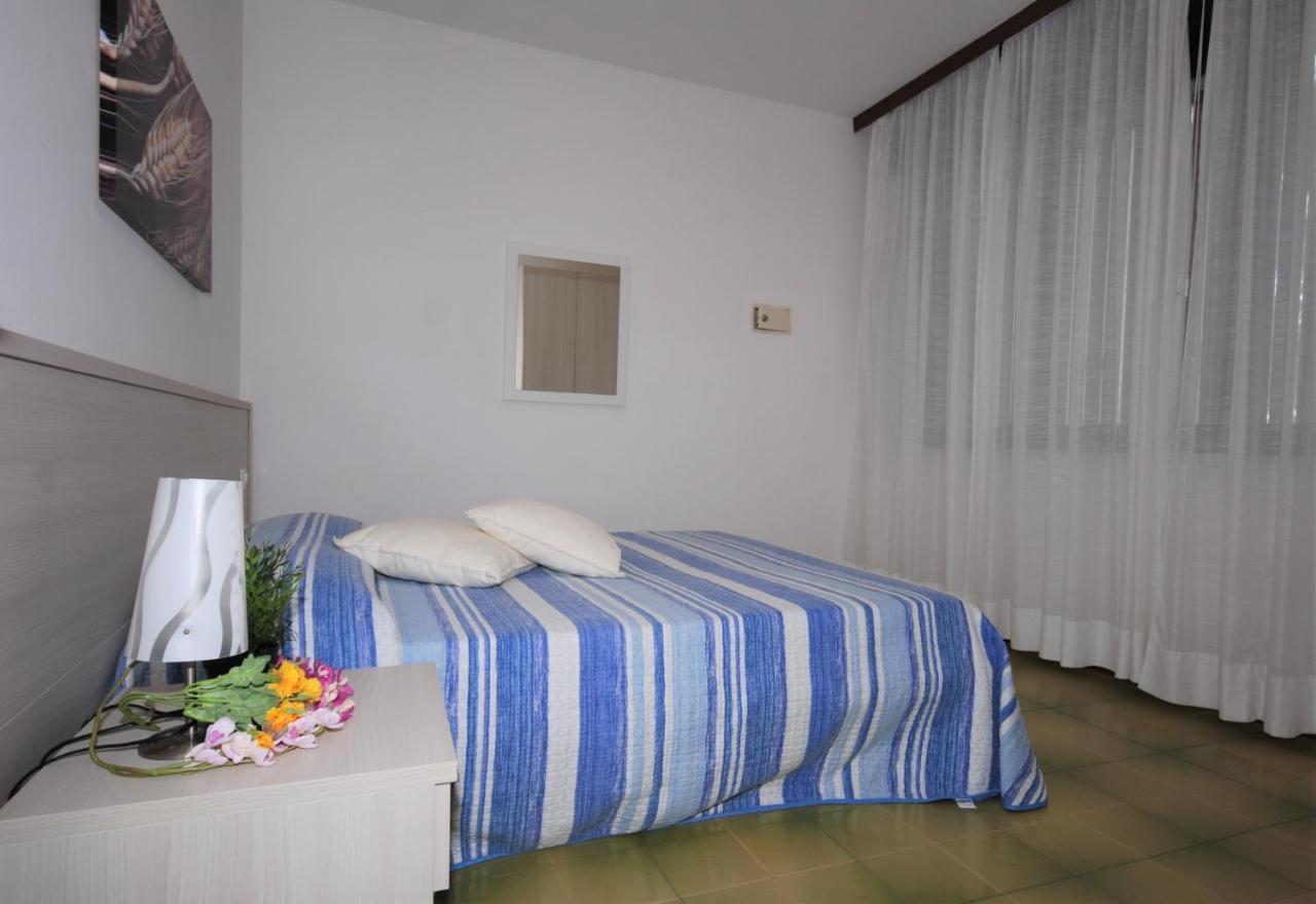 Residenza La Meridiana Lignano Sabbiadoro Bagian luar foto