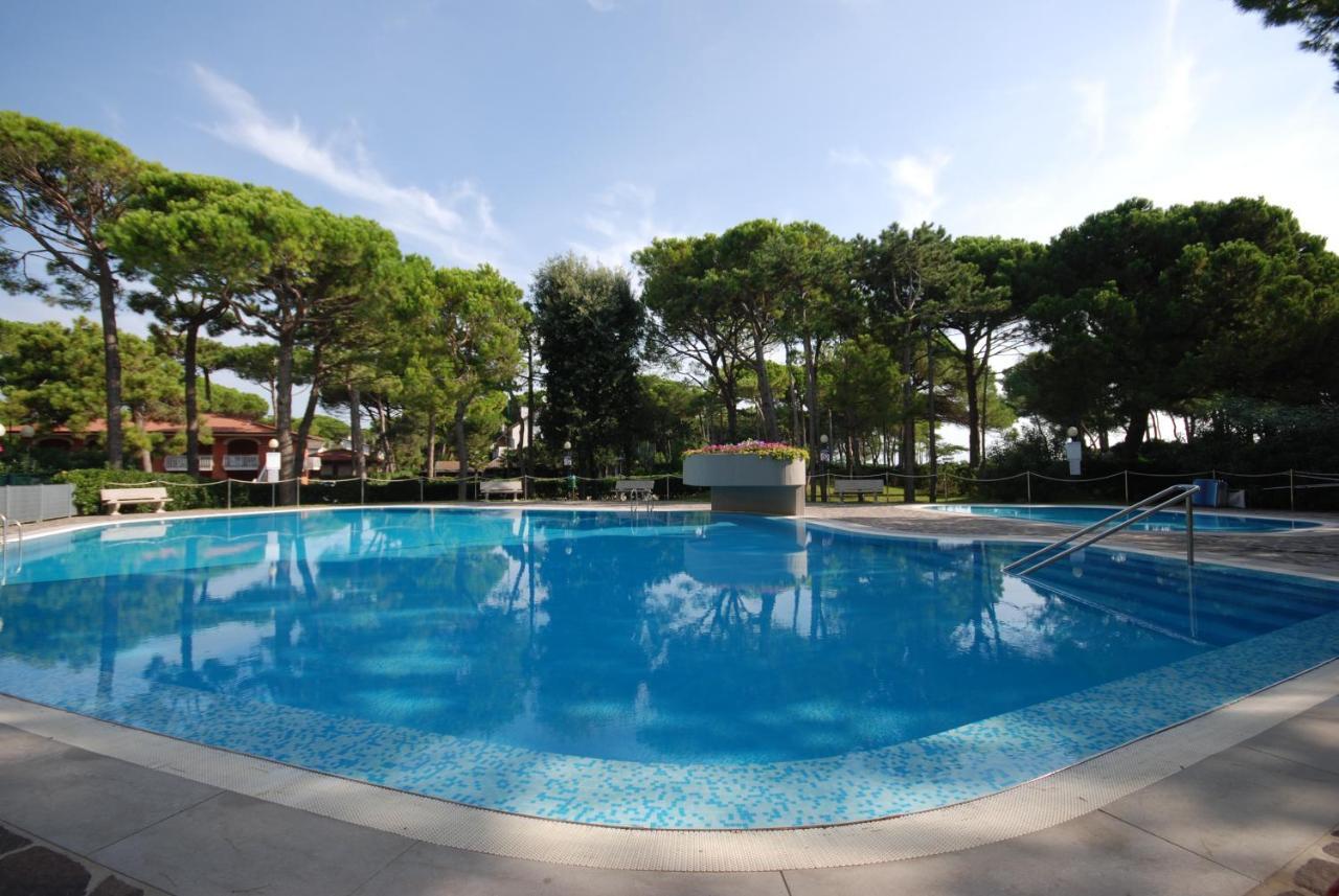 Residenza La Meridiana Apartment Lignano Sabbiadoro Bagian luar foto