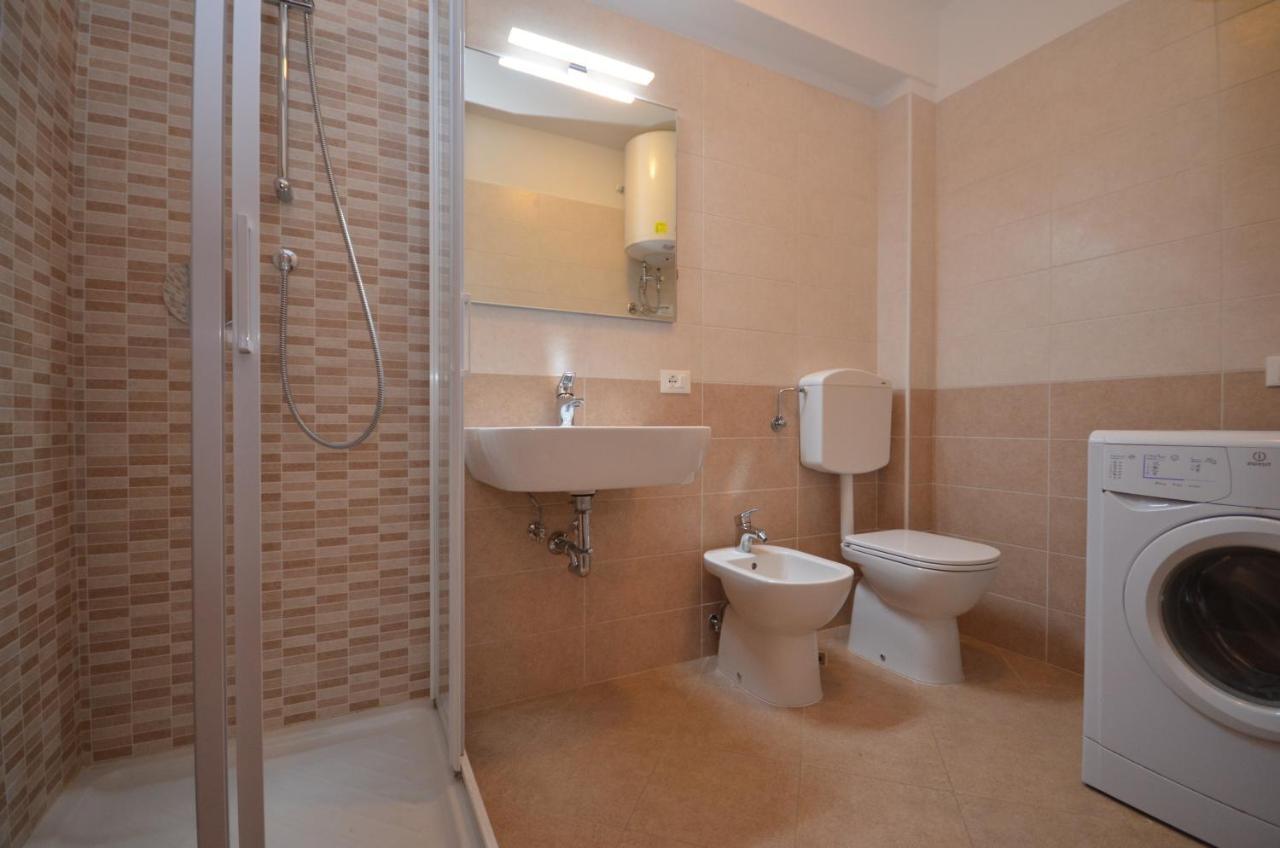 Residenza La Meridiana Lignano Sabbiadoro Bagian luar foto